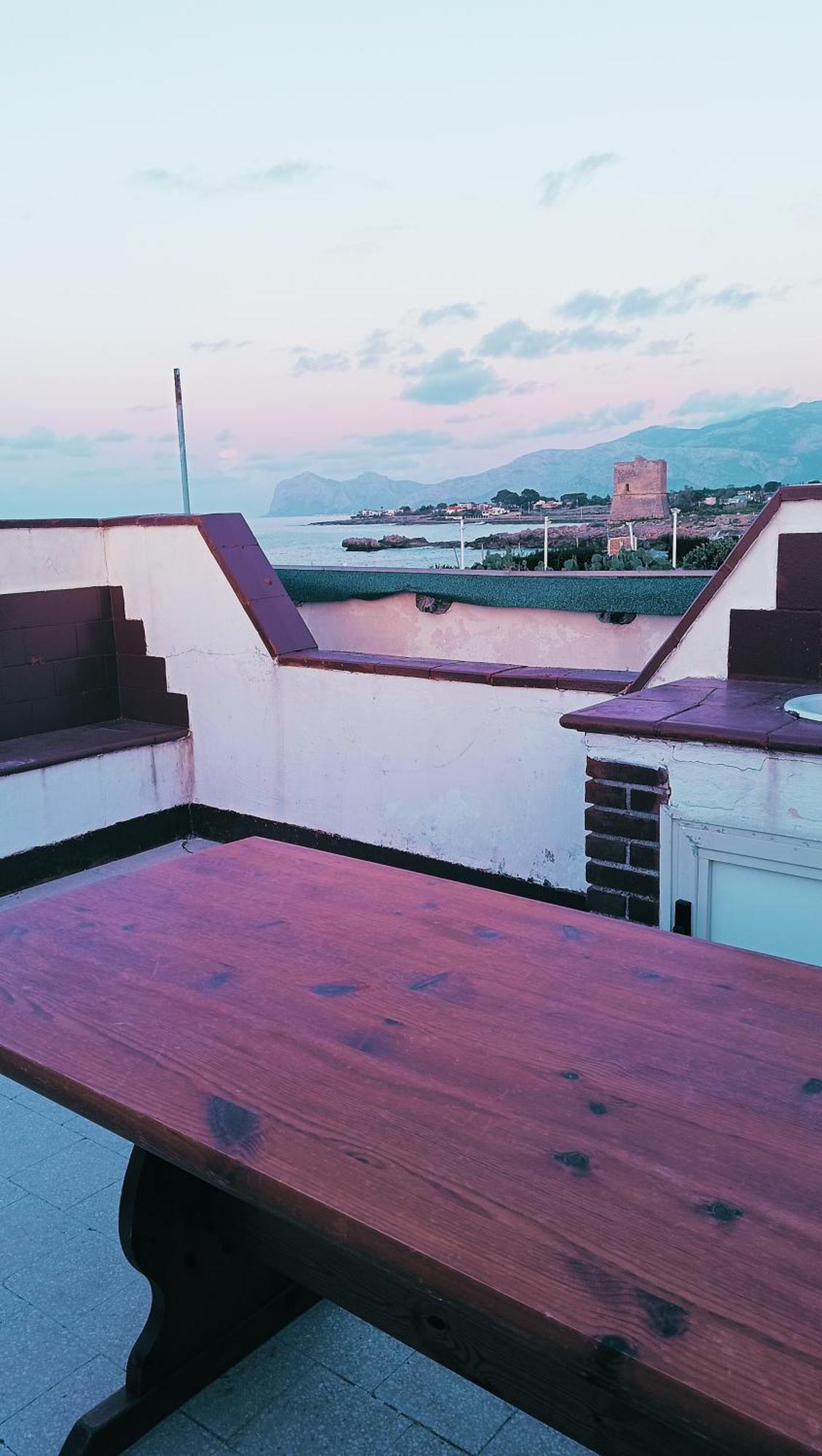 La Terrazza Sul Mare Monolocale Con Terrazza Vicino Aereoporto&Mare Sicilian Vintage Style Beach House Cinisi Bagian luar foto