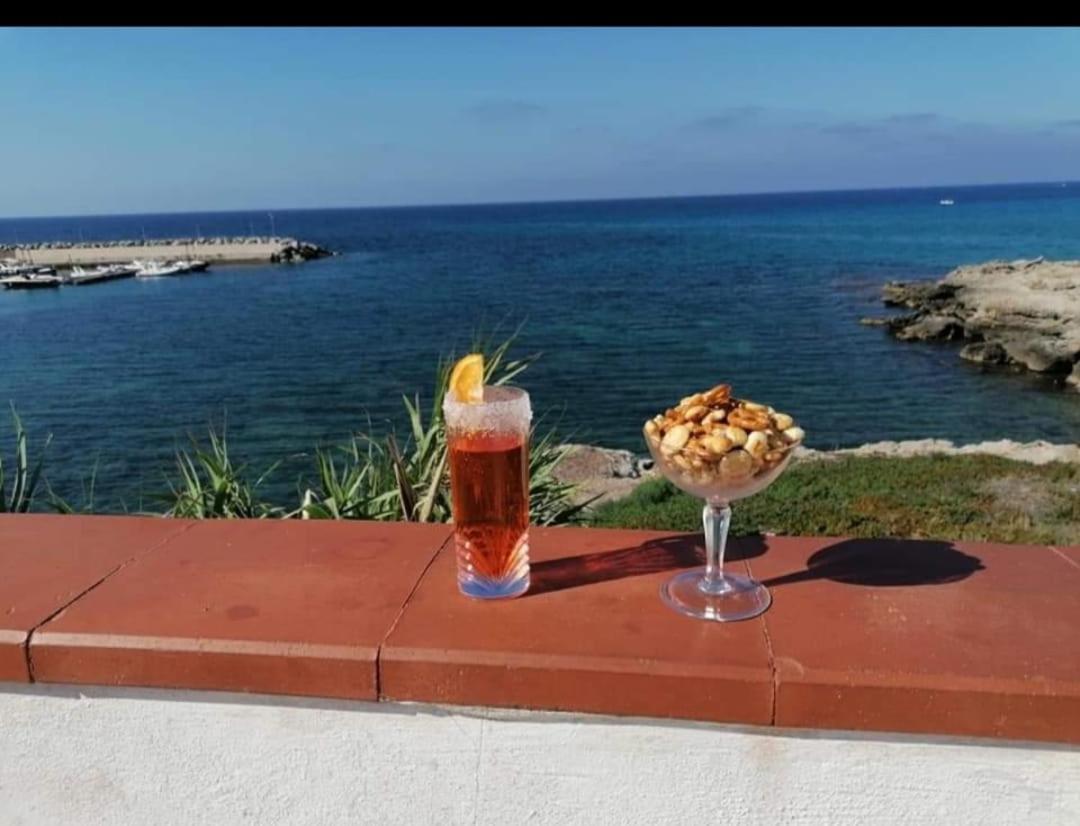 La Terrazza Sul Mare Monolocale Con Terrazza Vicino Aereoporto&Mare Sicilian Vintage Style Beach House Cinisi Bagian luar foto