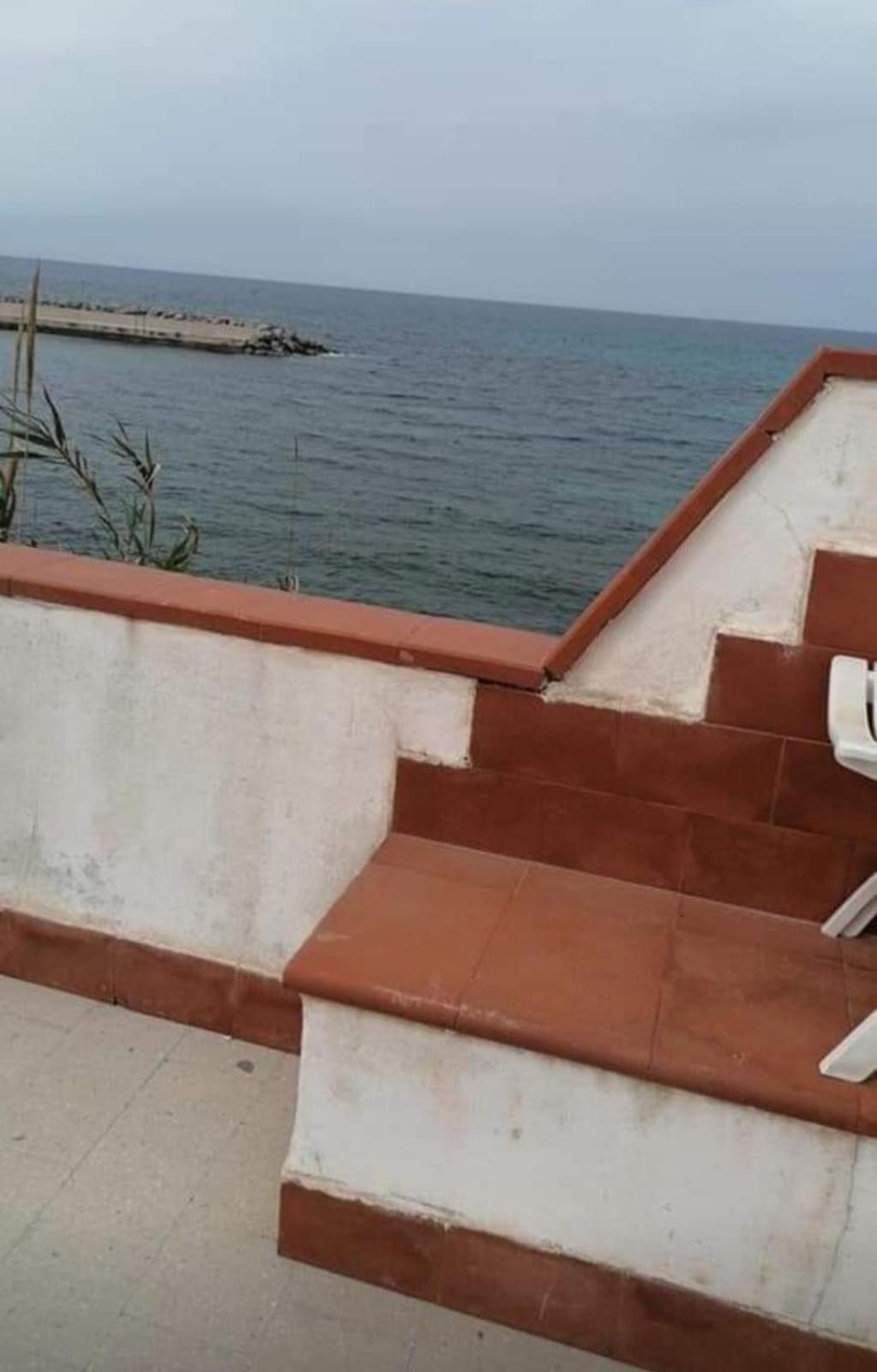 La Terrazza Sul Mare Monolocale Con Terrazza Vicino Aereoporto&Mare Sicilian Vintage Style Beach House Cinisi Bagian luar foto